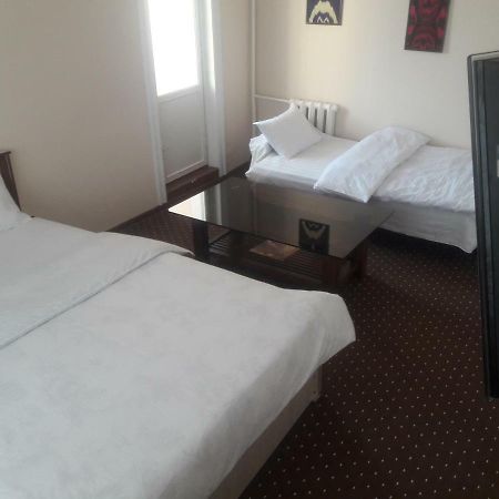 Manzur Apartment Fergana Bagian luar foto