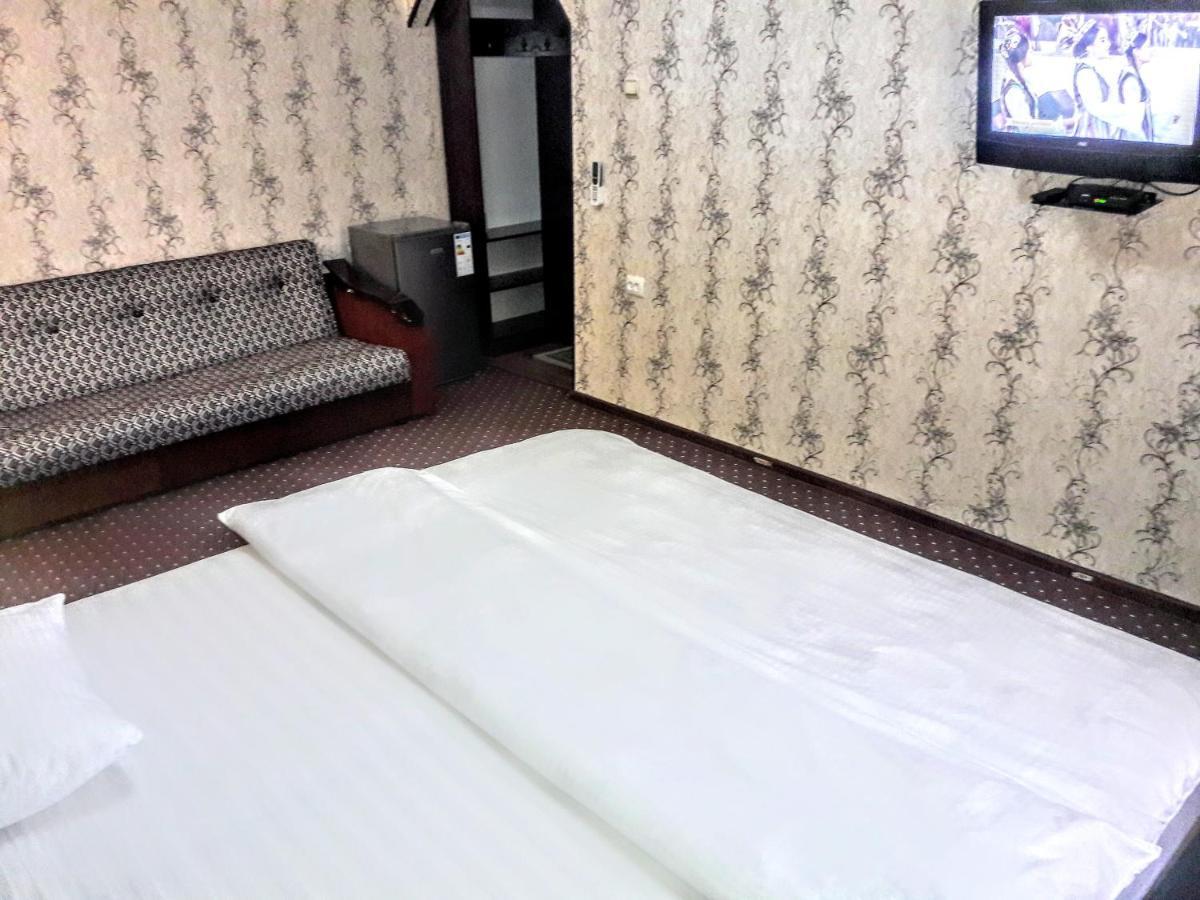 Manzur Apartment Fergana Bagian luar foto